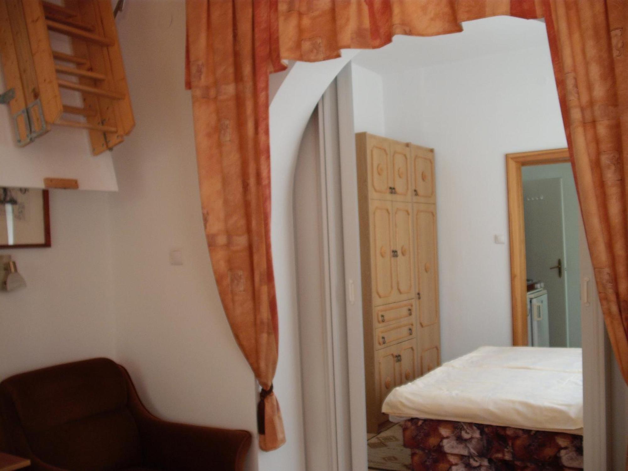 Apart Hevizi Haz Dış mekan fotoğraf